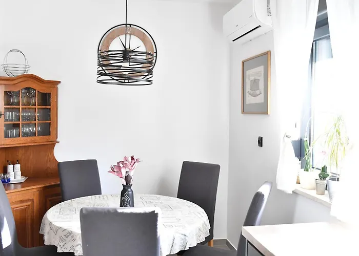 Gogo Apartment *