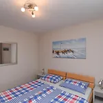 Gogo Apartment *